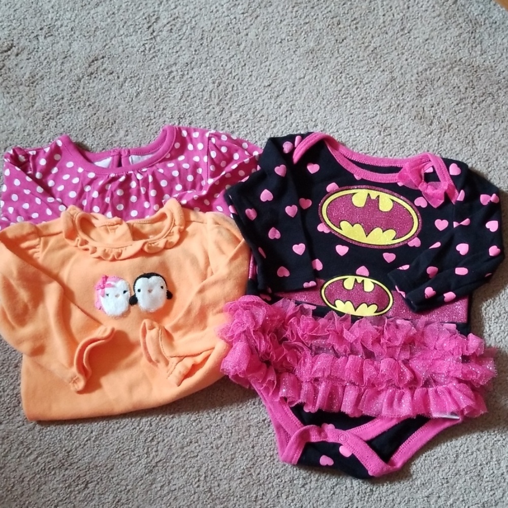 Lot of 3 long sleeve baby girl 3-6 months onesies
